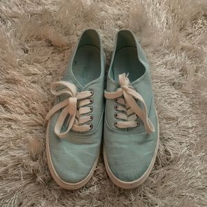 American Eagle Teal Sneakers